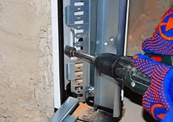 United Garage Doors Alexandria, VA 571-490-8986 - installation-side